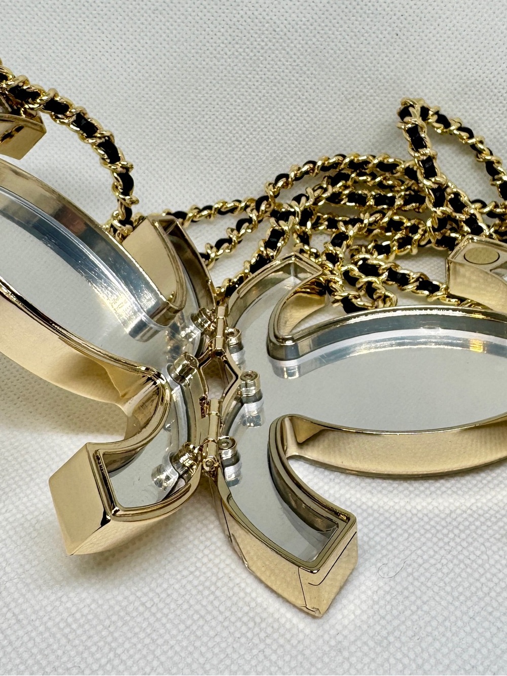 CHANEL Gold Interlocking CC Pendant Necklace/micro bag crossbody - Picture 4 of 10